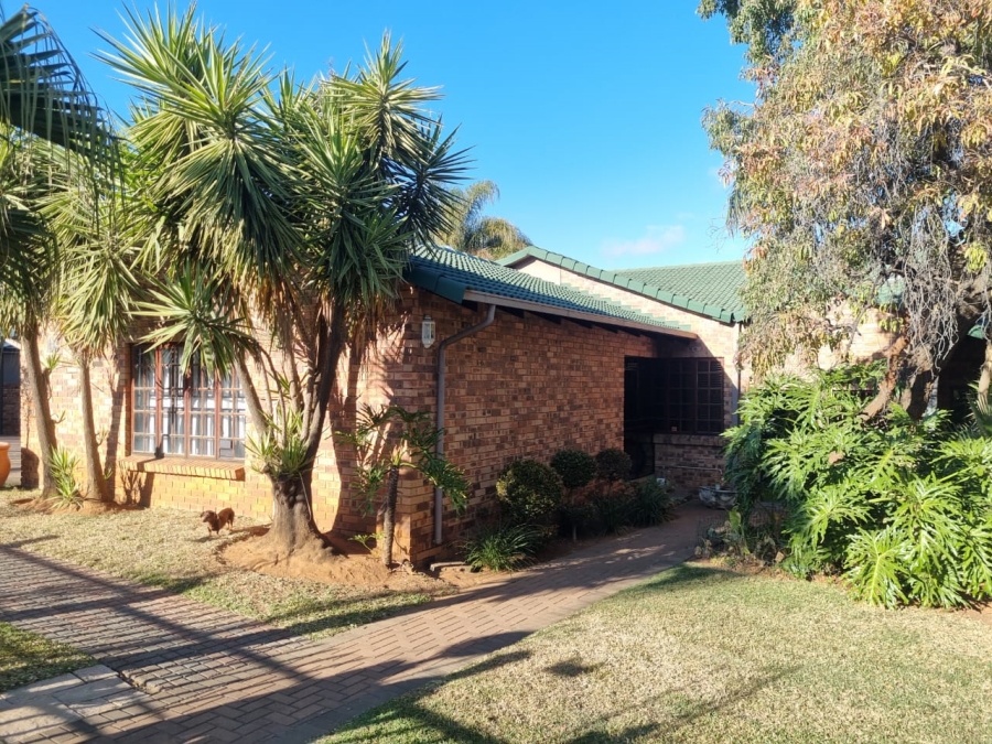 4 Bedroom Property for Sale in Bodorp North West